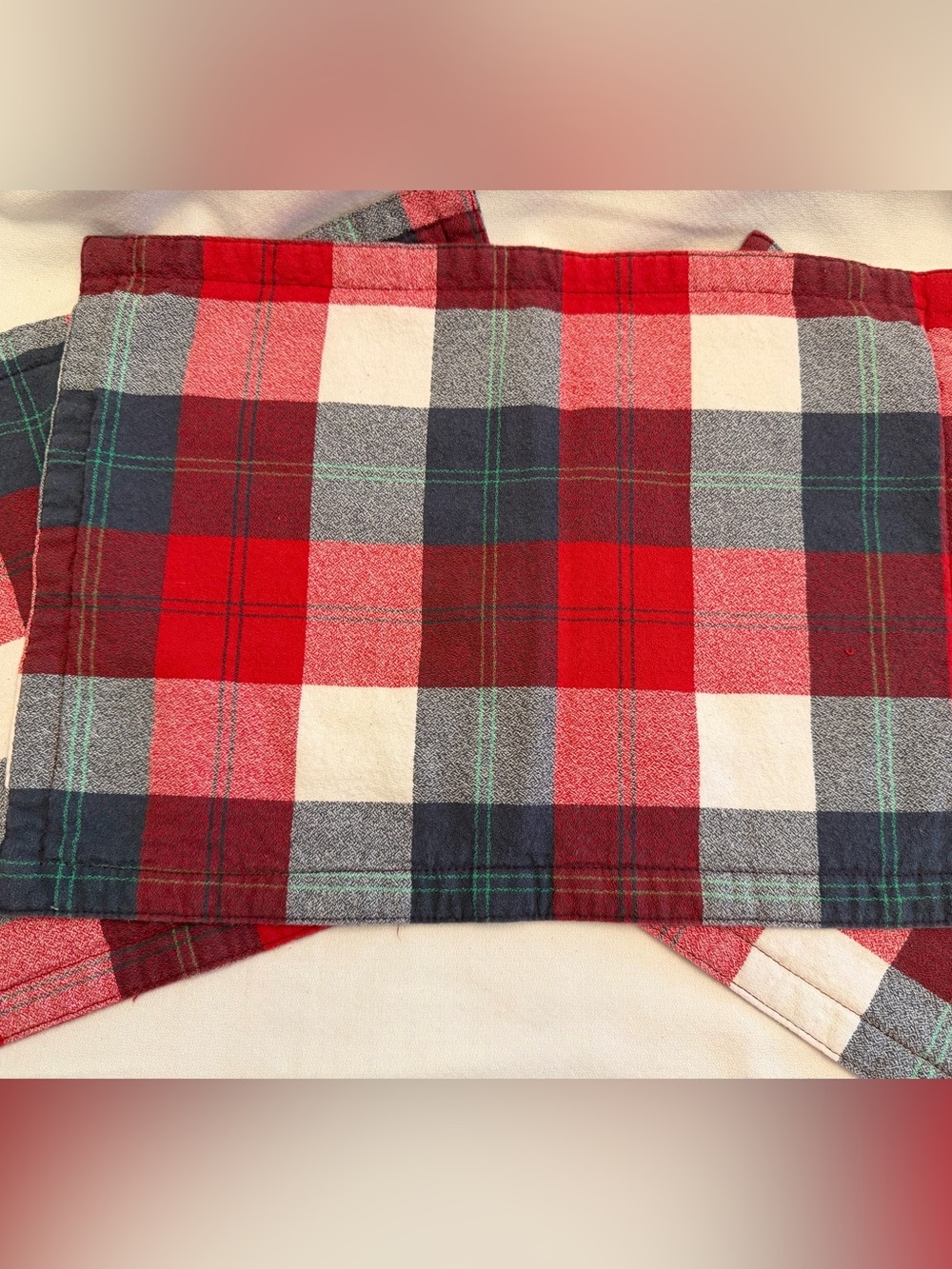 UGG Home Plaid Placemat & Napkin Set (8 Piece) - VGUC